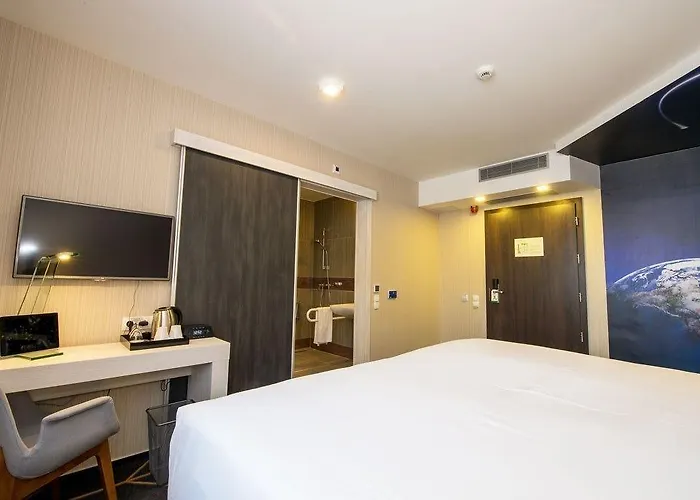 Science Szálloda 4*