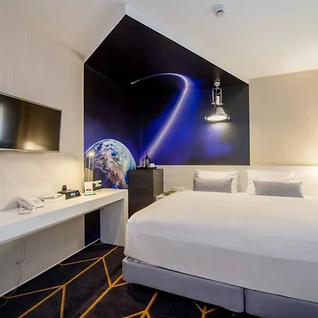 Hotel Science