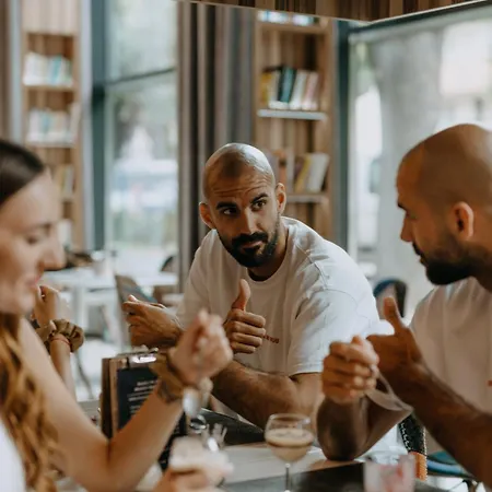 Science 4* Σέγκεντ