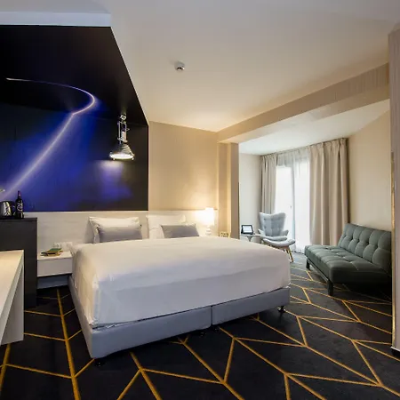Science Hotel 4*