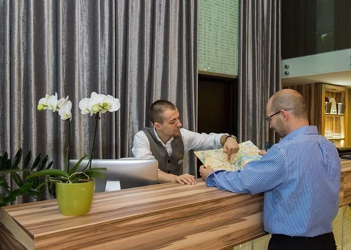 Science Ξενοδοχείο Σέγκεντ